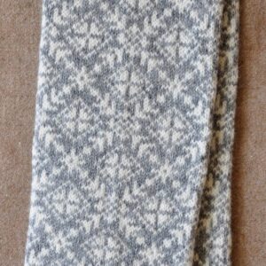 Rahvusmustriga säärised (värvi valik)