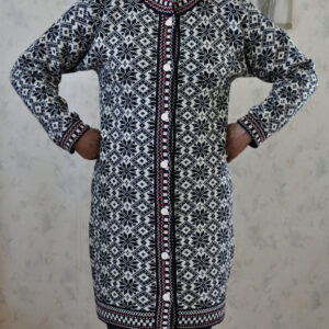 Rahvusmustriga kampsun