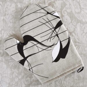 Pääsukestega pajakinnas