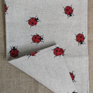 Lepatriinudega köögirätik